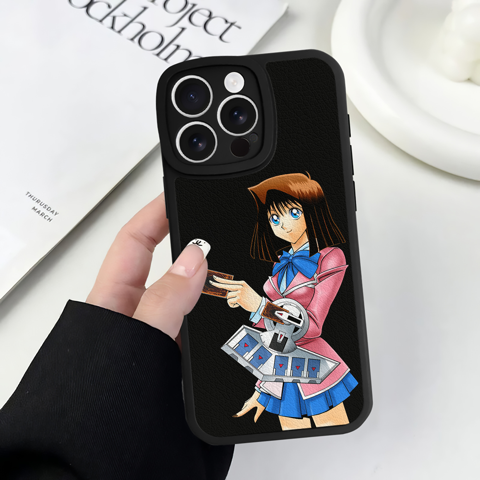 遊☆戯☆王 Yu-Gi-Oh! 【iPhone 16シリーズ対応】シリコンスマホケース（レザー調） 材質：シリコン